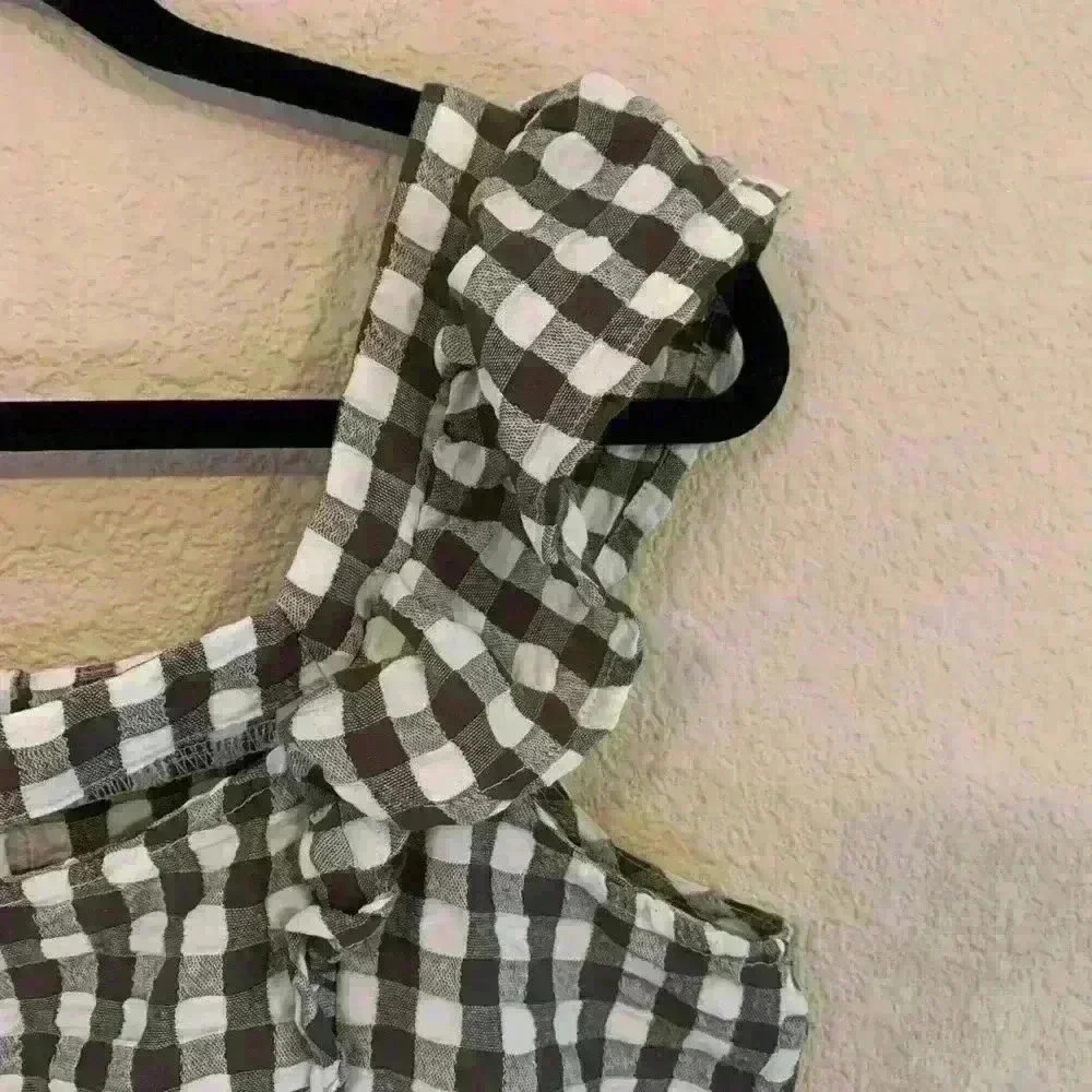 Square neck ruffle sleeve tank - Picture 7 of 9